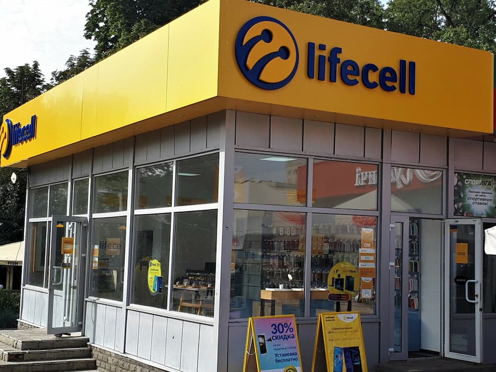 Buying SIM Card at Lifecell Ukraine store